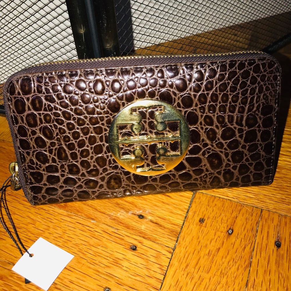 Tory Burch wallet